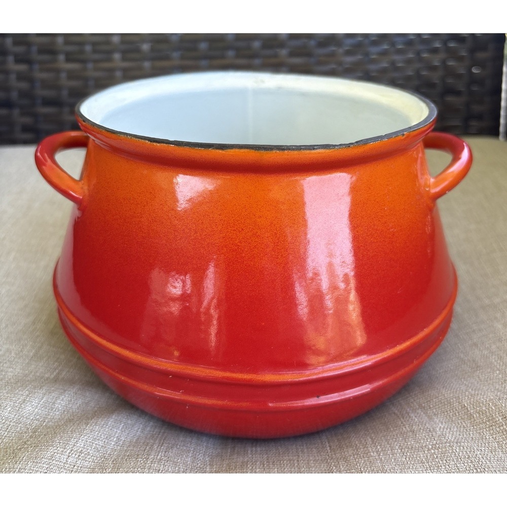 Vintage  Descoware Made In Belgium Flame Red Pot Cast Iron Enamel NO Lid 3qt
